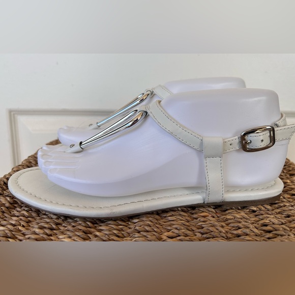 BCBG Generation Funky Leather Thong‎ Sandals White Size 7.5M - Picture 6 of 10